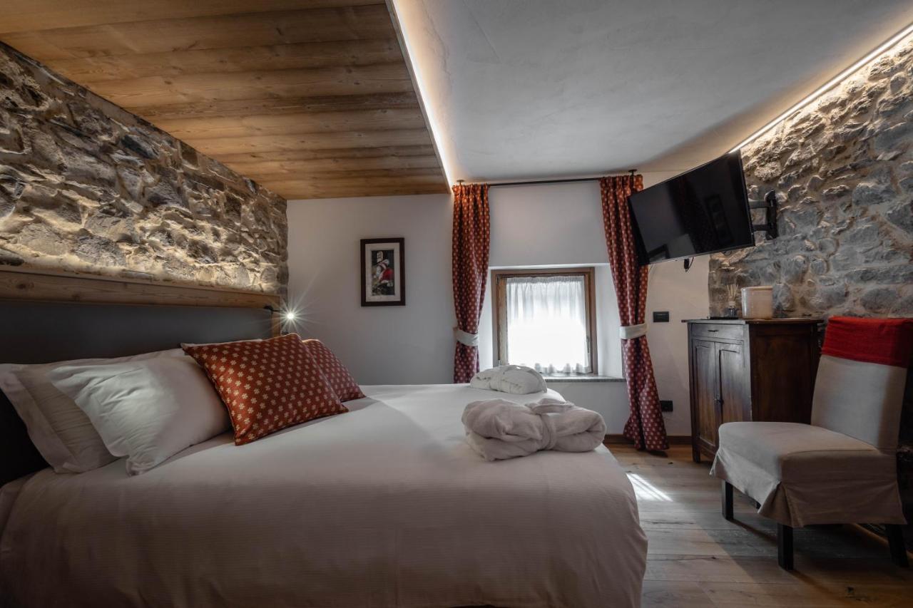 Les Plaisirs D'Antan Hotel Aosta Exterior foto